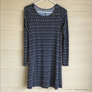 Stretchable, form-fitting dress